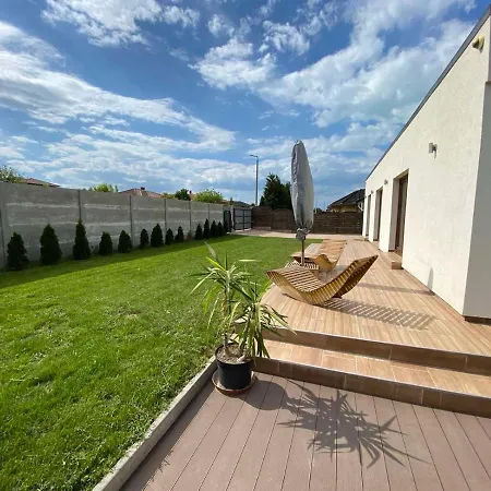 Ferienhaus Privat Tropical House With Jacuzzi Siófok