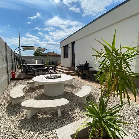 Privat Tropical House With Jacuzzi Casa vacanze *