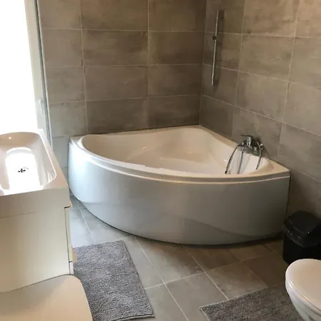 Casa vacanze Privat Tropical House With Jacuzzi